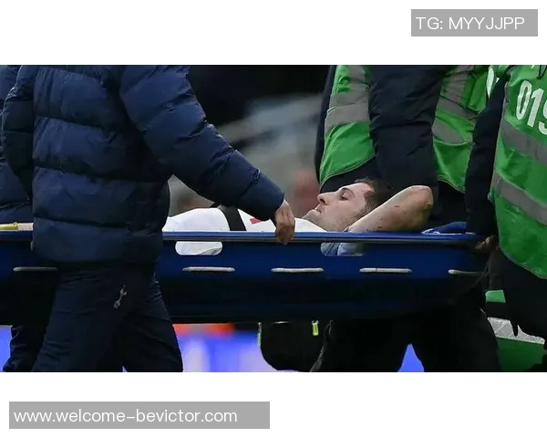 热刺官方宣布后卫本戴维斯将于今日进行左脚踝骨折手术恢复治疗